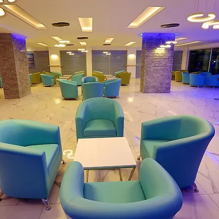 Sun Palace Garden Apartment